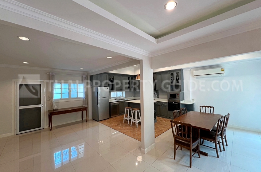 Townhouse in Sukhumvit 